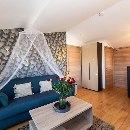 Studio Dernier Etage Le Nid D'Amour - Sejour Romantique, Mandara Beach, 주앙레핑 외부 사진