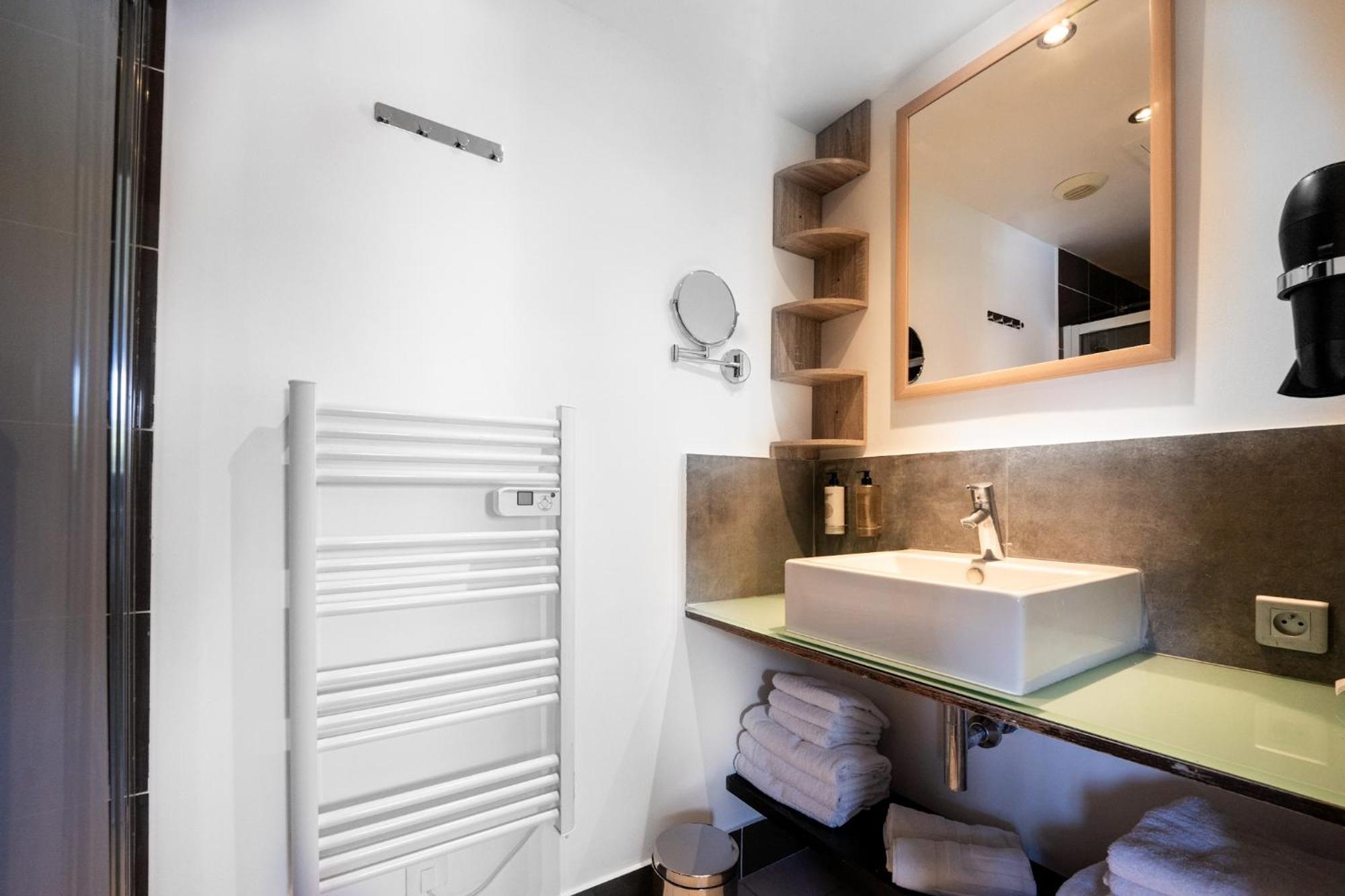Studio Dernier Etage Le Nid D'Amour - Sejour Romantique, Mandara Beach, 주앙레핑 외부 사진